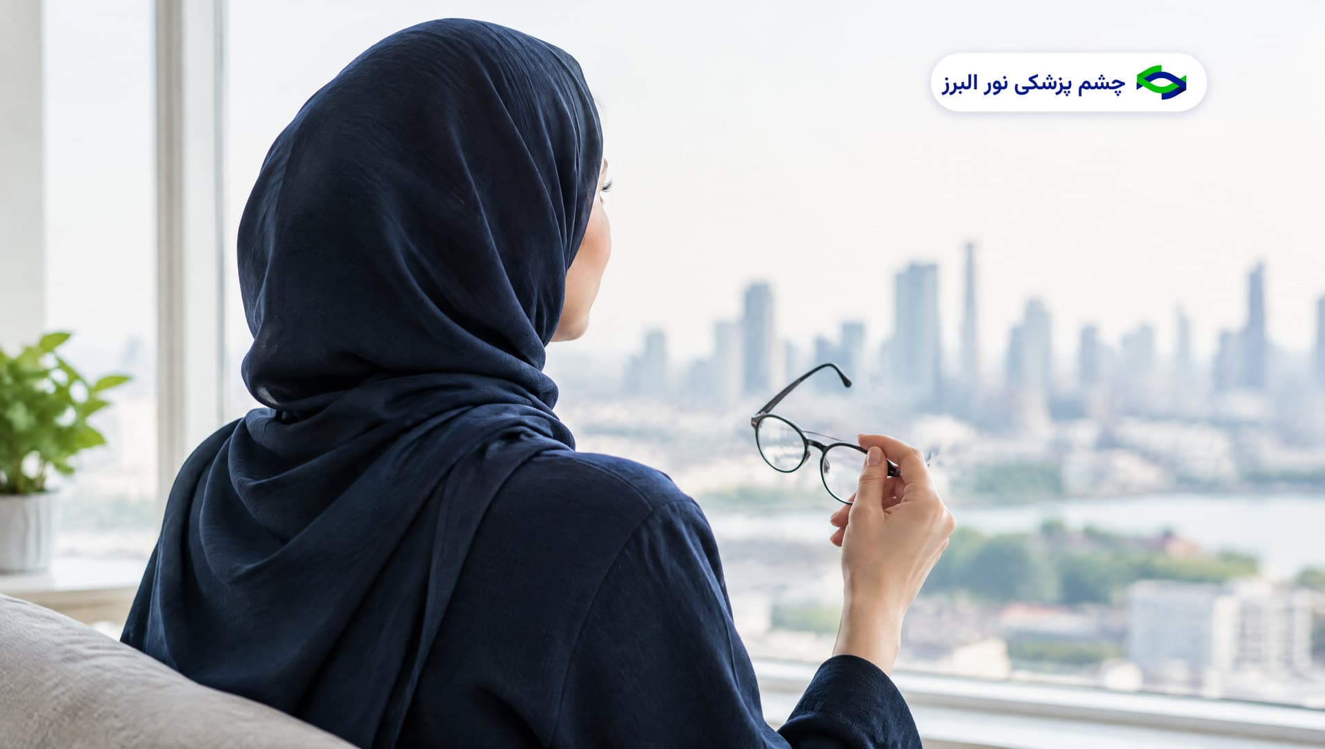 شرایط عمل لیزیک: سن مناسب، ثبات نمره و چه کسانی کاندید نیستند